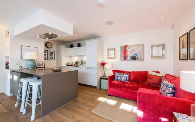 Colourful 3 Bed Notting Hill With A C