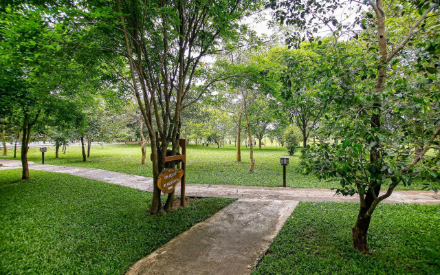 Elephas Resort & Spa