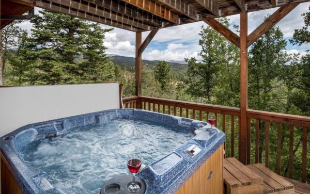 New Mexico Mountain Retreat - Three Bedroom Cabin