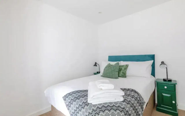 Beautifully Refurbished 2BD Flat- Clapham