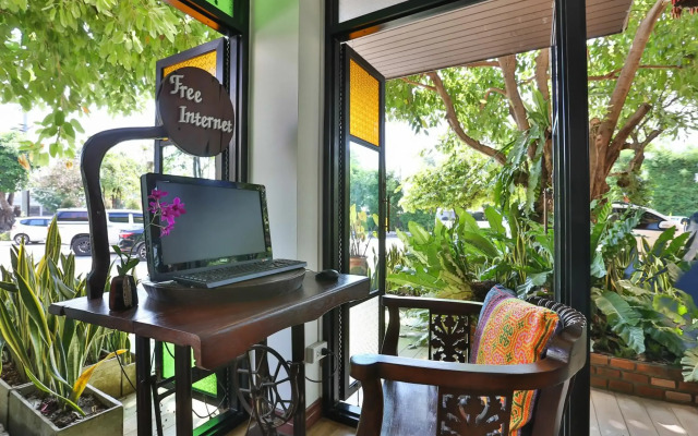 Boonme Heritage Hotel (SHA Extra Plus)