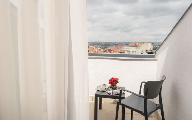 Elm Suite Hotel