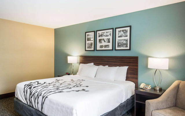 Sleep Inn & Suites Dunmore