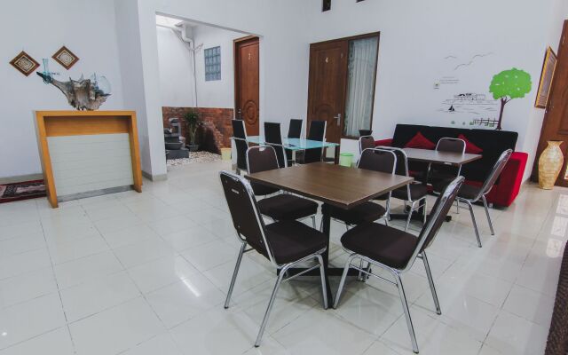 Super OYO Collection O 1061 Aliya Homestay