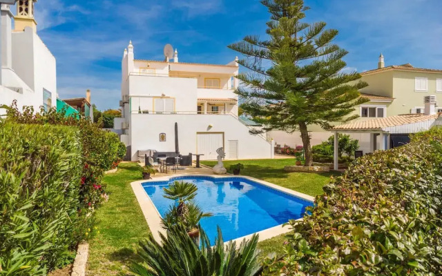 Villa Glamour by Portucasa