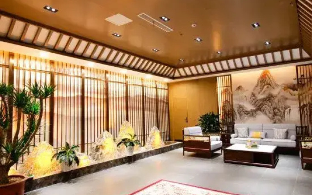 Quanpan Yaju Hotel (Qiannan Zhisheng Tangquan Building 5)