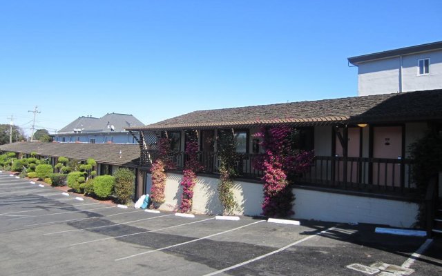 Econo Lodge Monterey