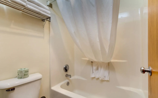 Fireside Inn & Suites