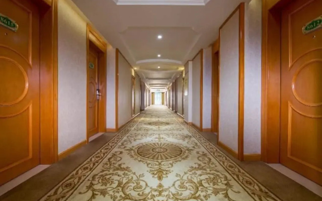 Vienna Hotel (Guangzhou Huawei R&D Center Songnan Branch)