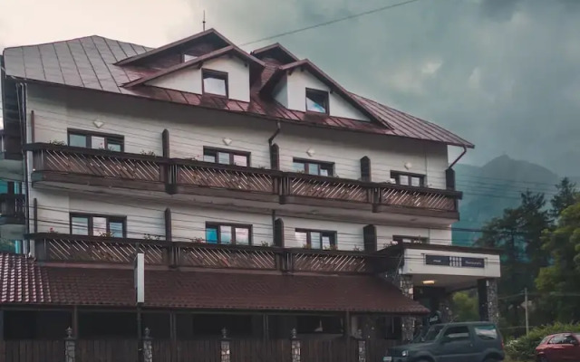 Suru Hotel & Restaurant