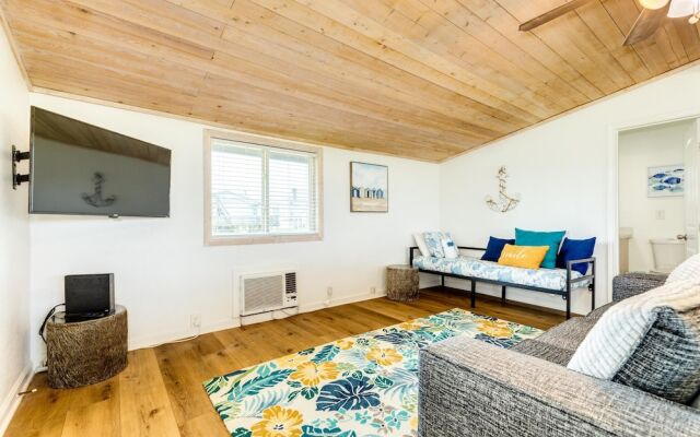 Cute Beach Bungalow Walk to the Beach