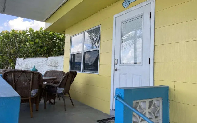 Holiday Court 18 - Holiday