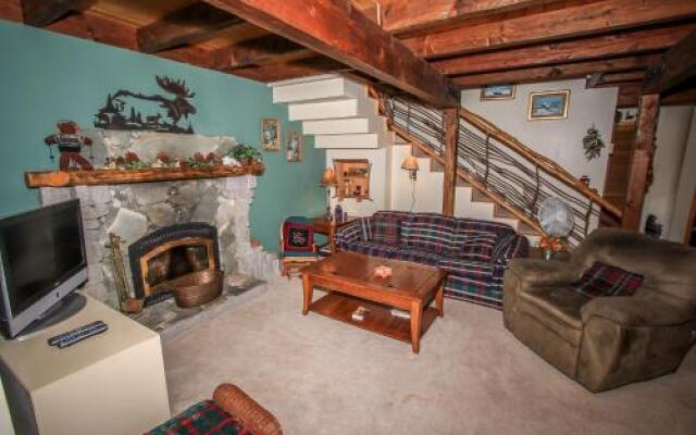 Casa Oso Grande by RedAwning