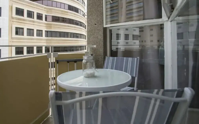 Double Bedroom Studio With Balcony in Cape Town City Centre