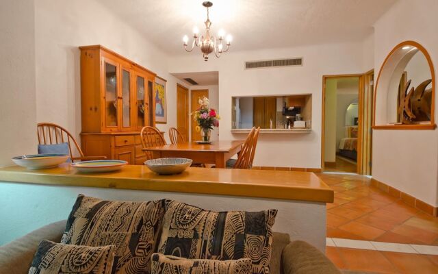 2BR W/private Jacuzzi: Casa del Mar Pelicano 301