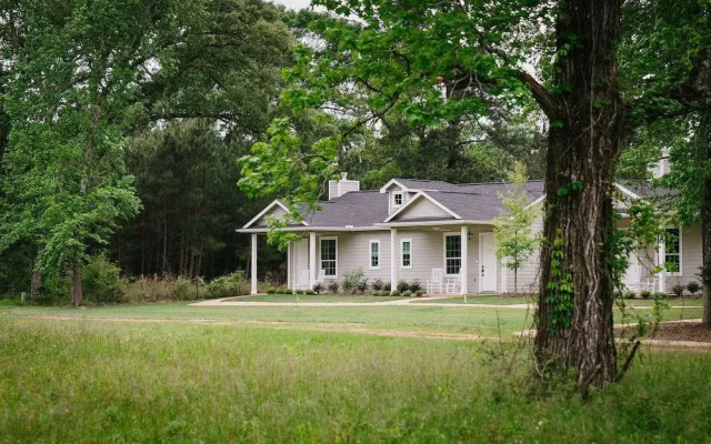 The Historic Hill House and Farm