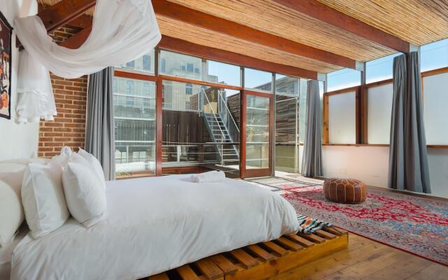 Wellington 7B - Adults Only