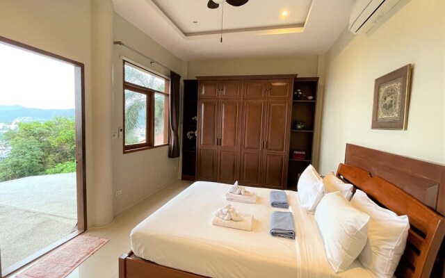 Sea view private pool villa in Patong