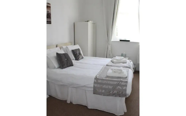 Mansfield Manor Hotel