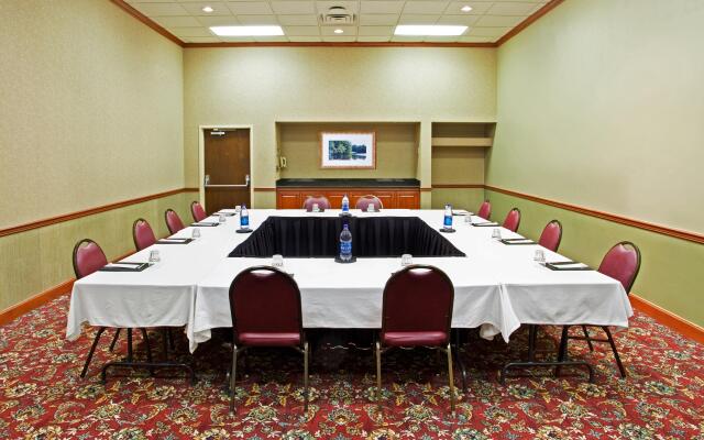 Holiday Inn Hotel & Suites Cincinnati - Eastgate, an IHG Hotel