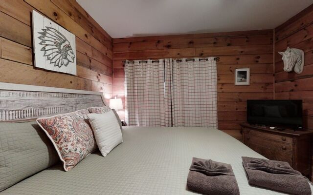 Horsin Around Tennessee