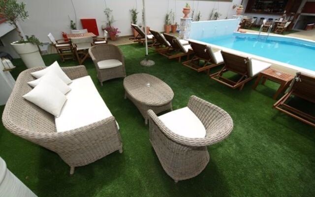 Talos Hotel & Apartments