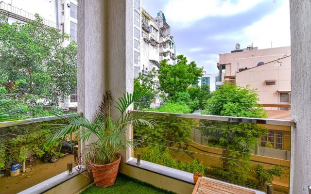 The Castle Homestay by FabHotel