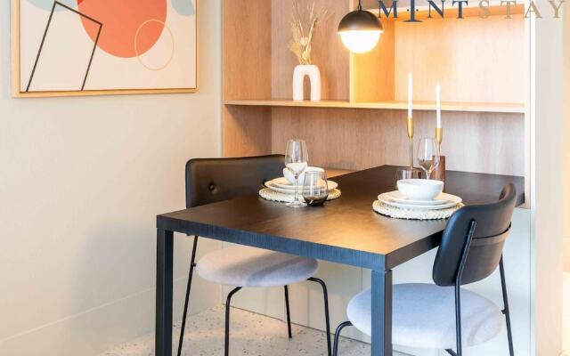 Modern Studio w Balcony in Business Bay