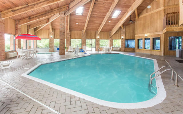 Baymont by Wyndham Muskegon