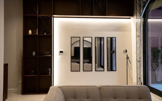 Three Bedroom Trendy Apartment in Qurtoba