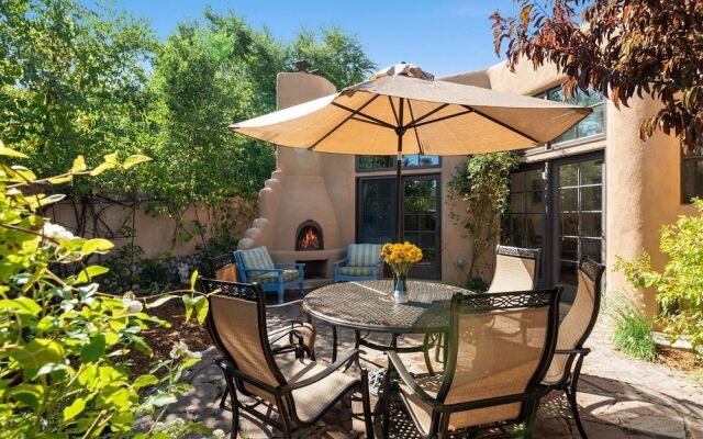 Casa Artista - A Work Of Art, One Block to Canyon Rd