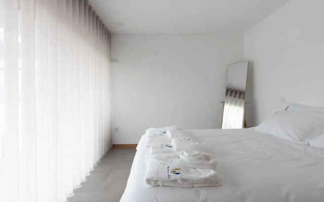 Abraços dos Avós - Casas de Aldeia