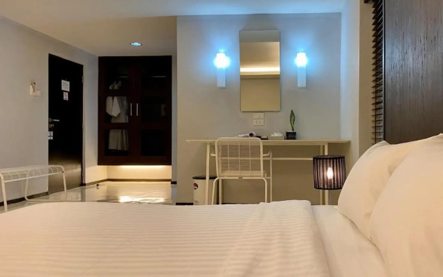 S2 Hotel