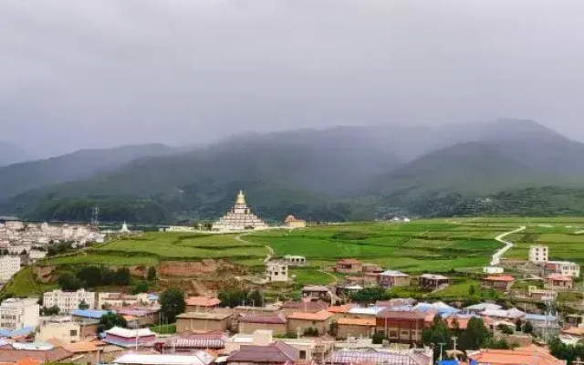 Futianhai Holiday Light Luxury Hotel