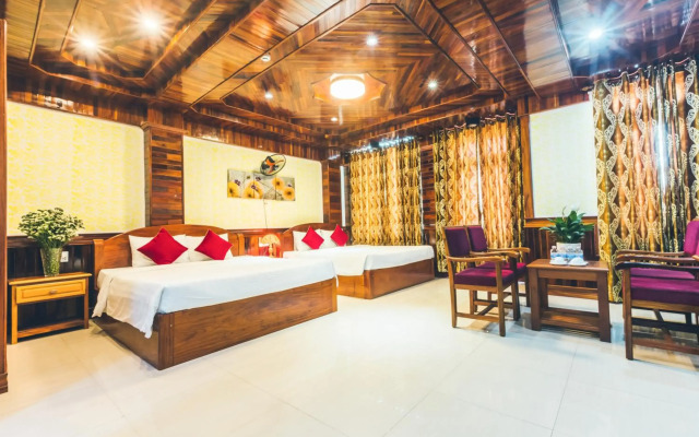 San San Hotel
