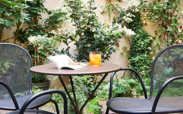 Perpetual Élysée Montaigne