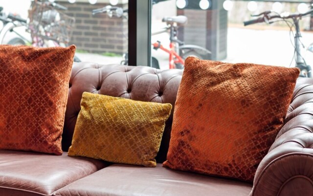 Central and Stylish Studio