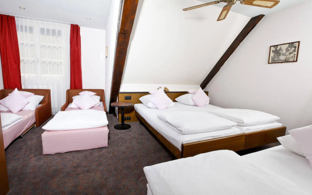ROESLI Guest House