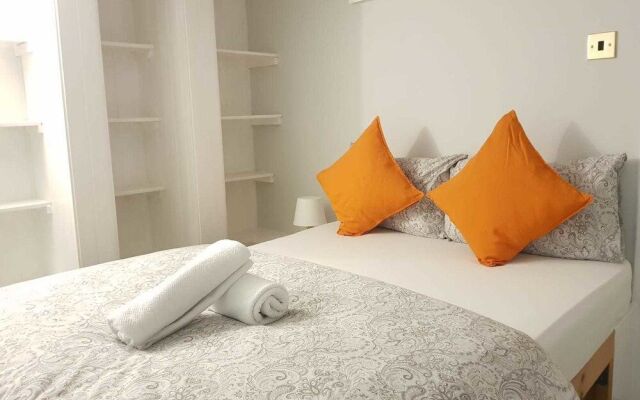 The Cumberland Townhouse Apartment