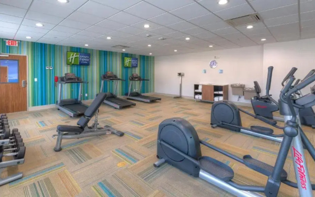 Holiday Inn Express & Suites Tulsa Midtown by IHG