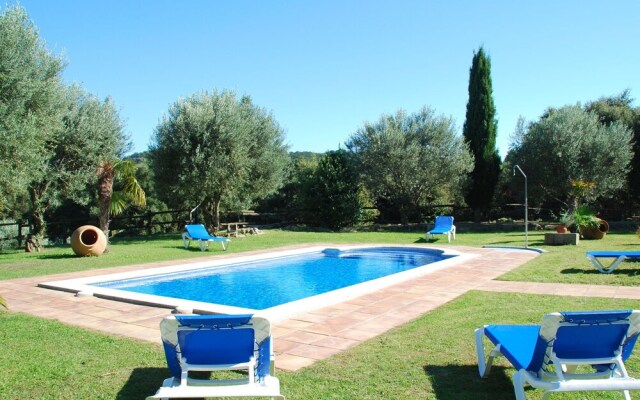 Spacious Villa in Romanya de la Selva with Swimming Pool