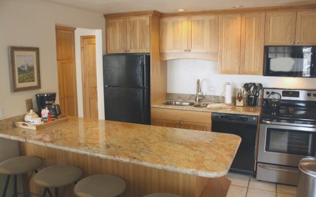 The Lift 210 - 3BR Condo