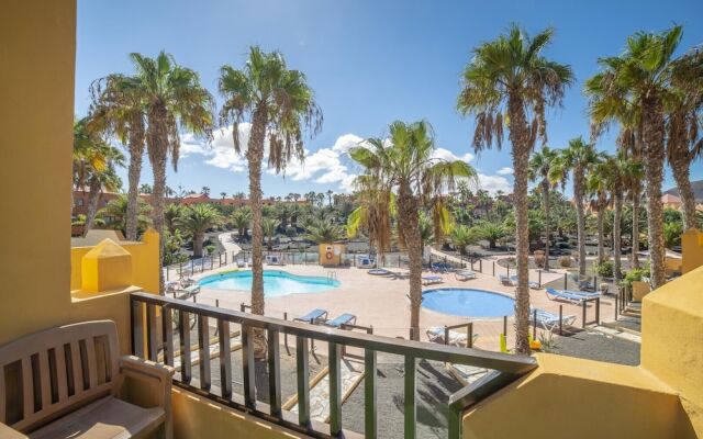 Oasis Royal  14  pool view apartment