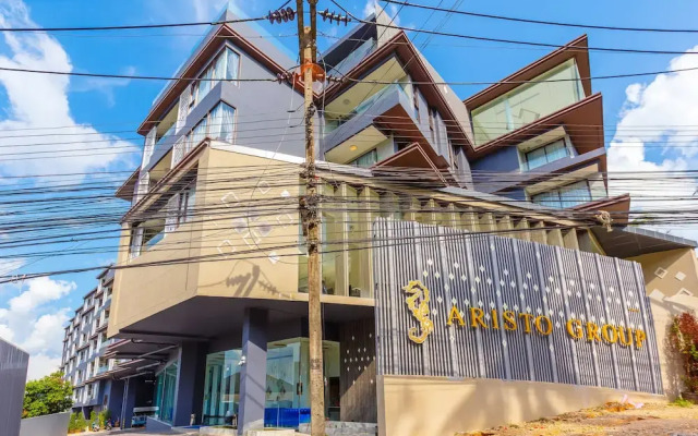 The Aristo Beach Studio by Holy Cow