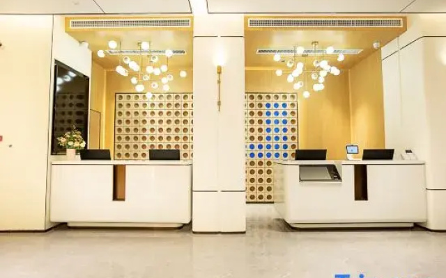 Starway Hotel (Zhengzhou Zhongyuan Wanda Plaza Municipal Central Hospital)