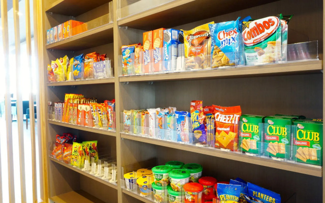 Holiday Inn Express & Suites Omaha - Millard Area by IHG