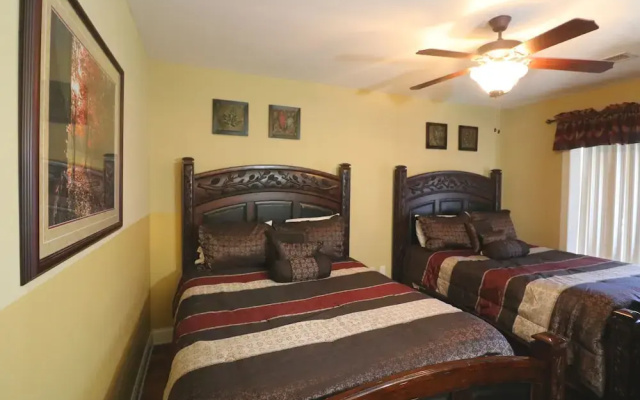 The Peaks at Summit Manor