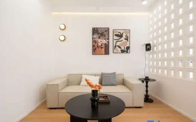 Shanghai Yidu High rise Homestay (Tianzifang Branch)