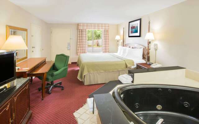 Howard Johnson by Wyndham Dothan