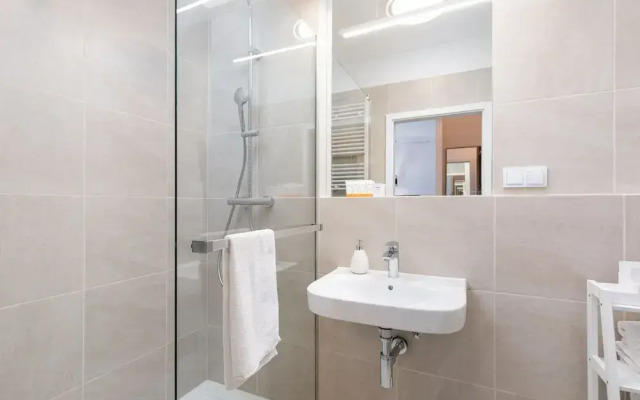 Apartment Spadochroniarzy by Renters